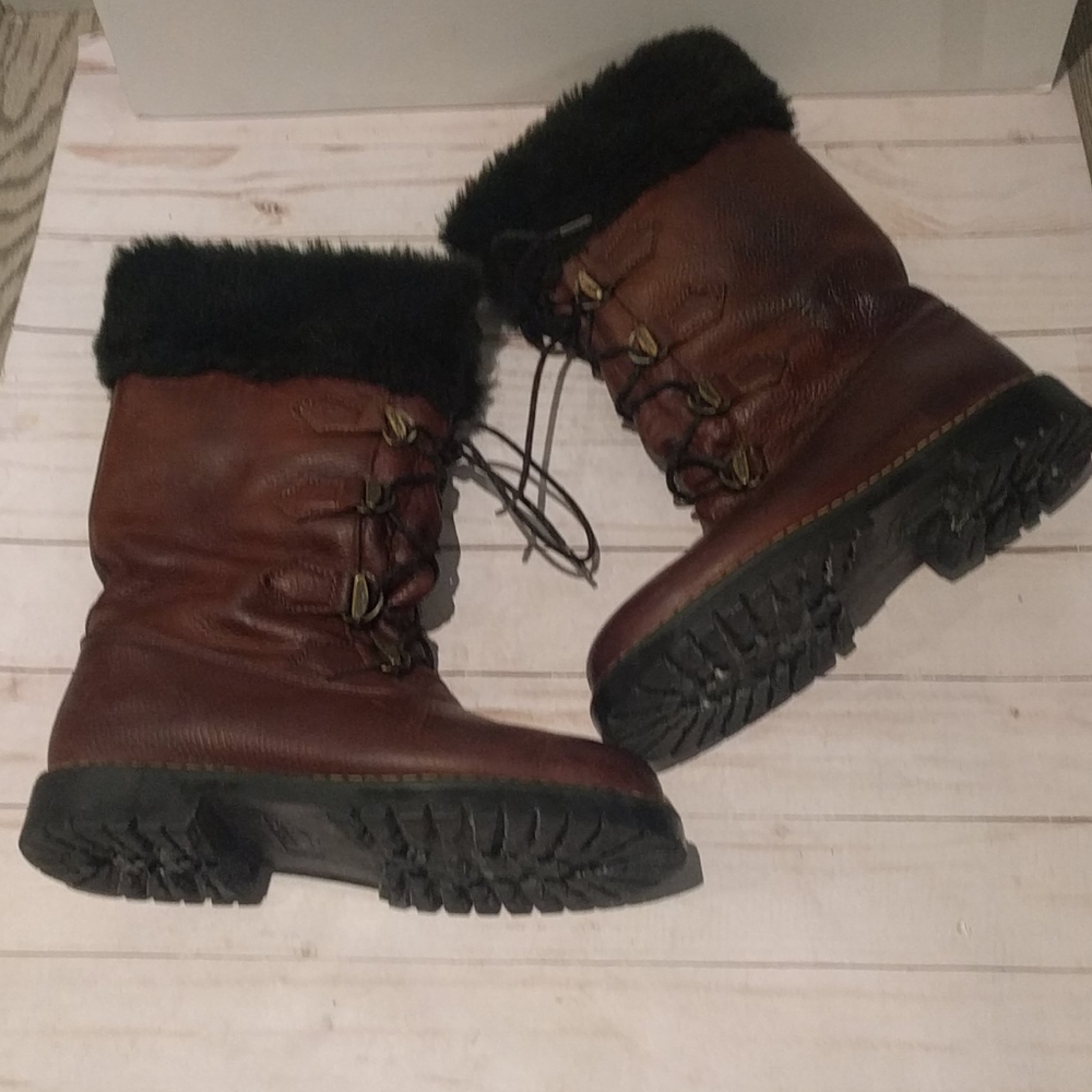 Genuine leather shoes by Sorel